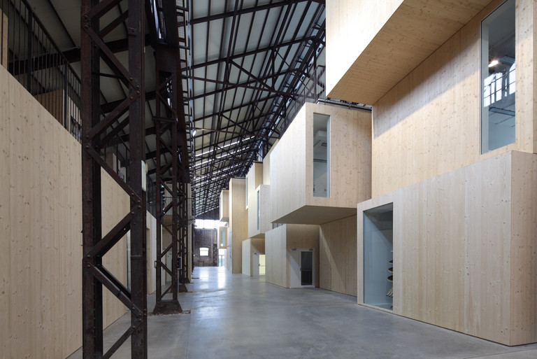 Technologiezentrum Tecnopolo, Einbauten aus Holz in alter Industriehalle © Kai-Uwe Schulte-Bunert